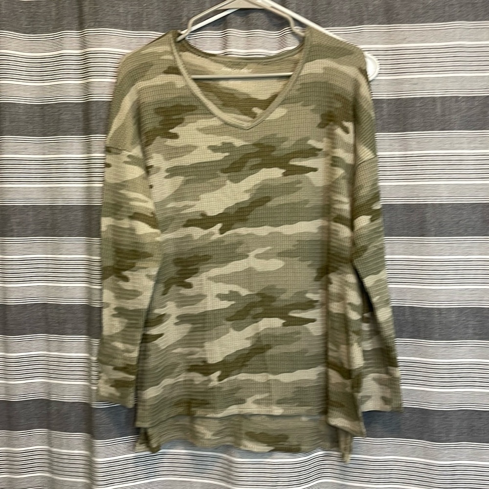 American Eagle NWOT. Camo soft and cute.